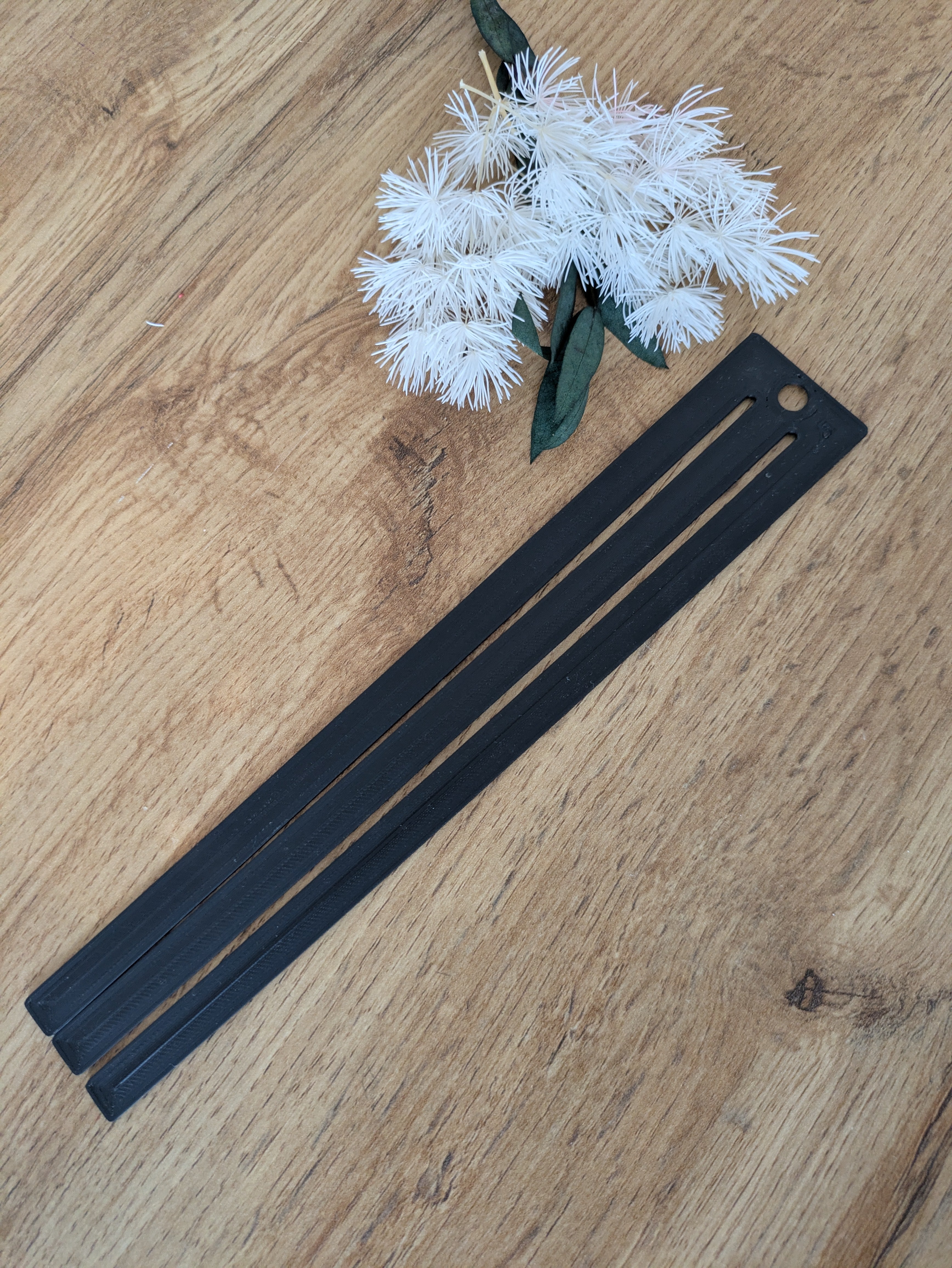 Anleitungslineal fürs Stricken - Markierhilfe für Reihen auf Papier-Strickanleitungen