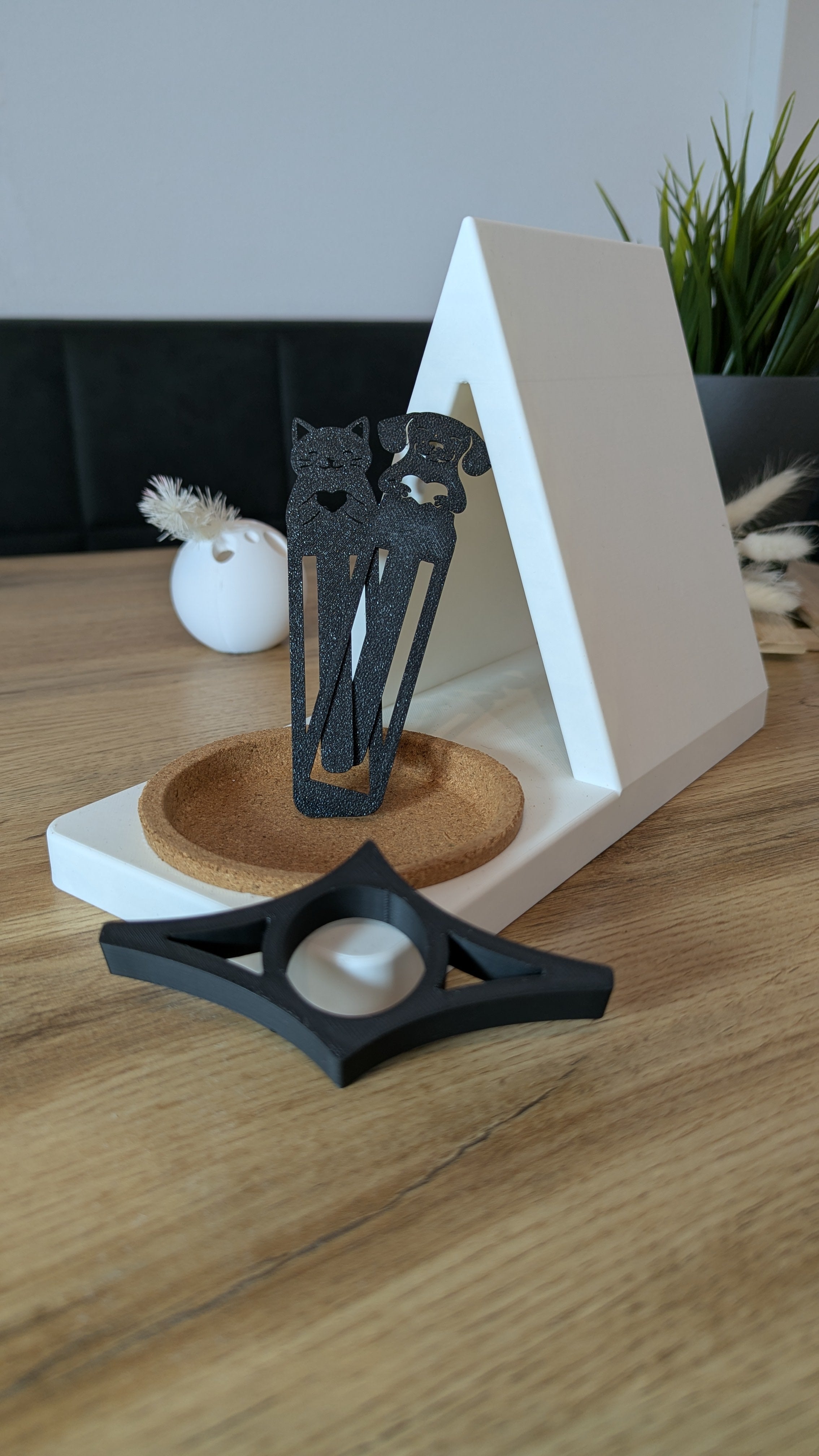 Buchstütze mit Tassenablage • 3D-gedruckter Book Stand Set • inkl. Seitenhalter & Lesezeichen • Geschenk für Leseratten