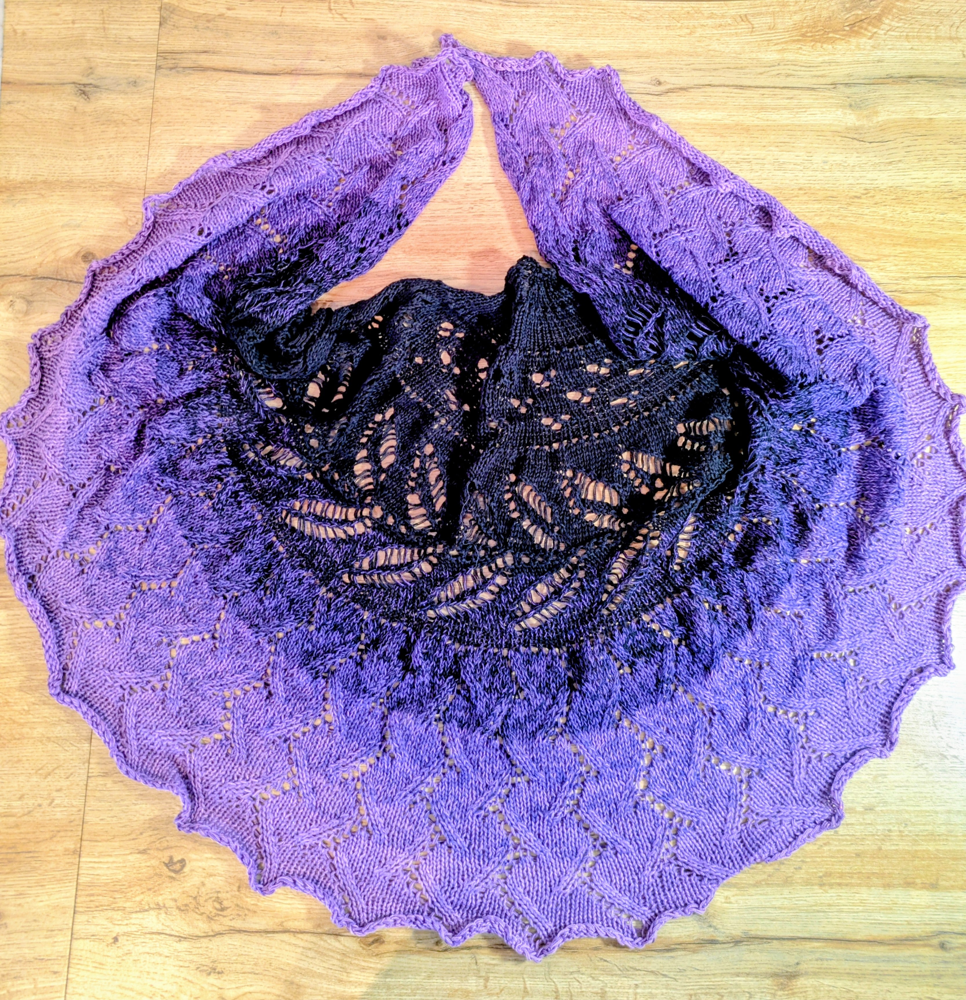 Handgestricktes Lacetuch - Farbverlauf - 100% Baumwolle