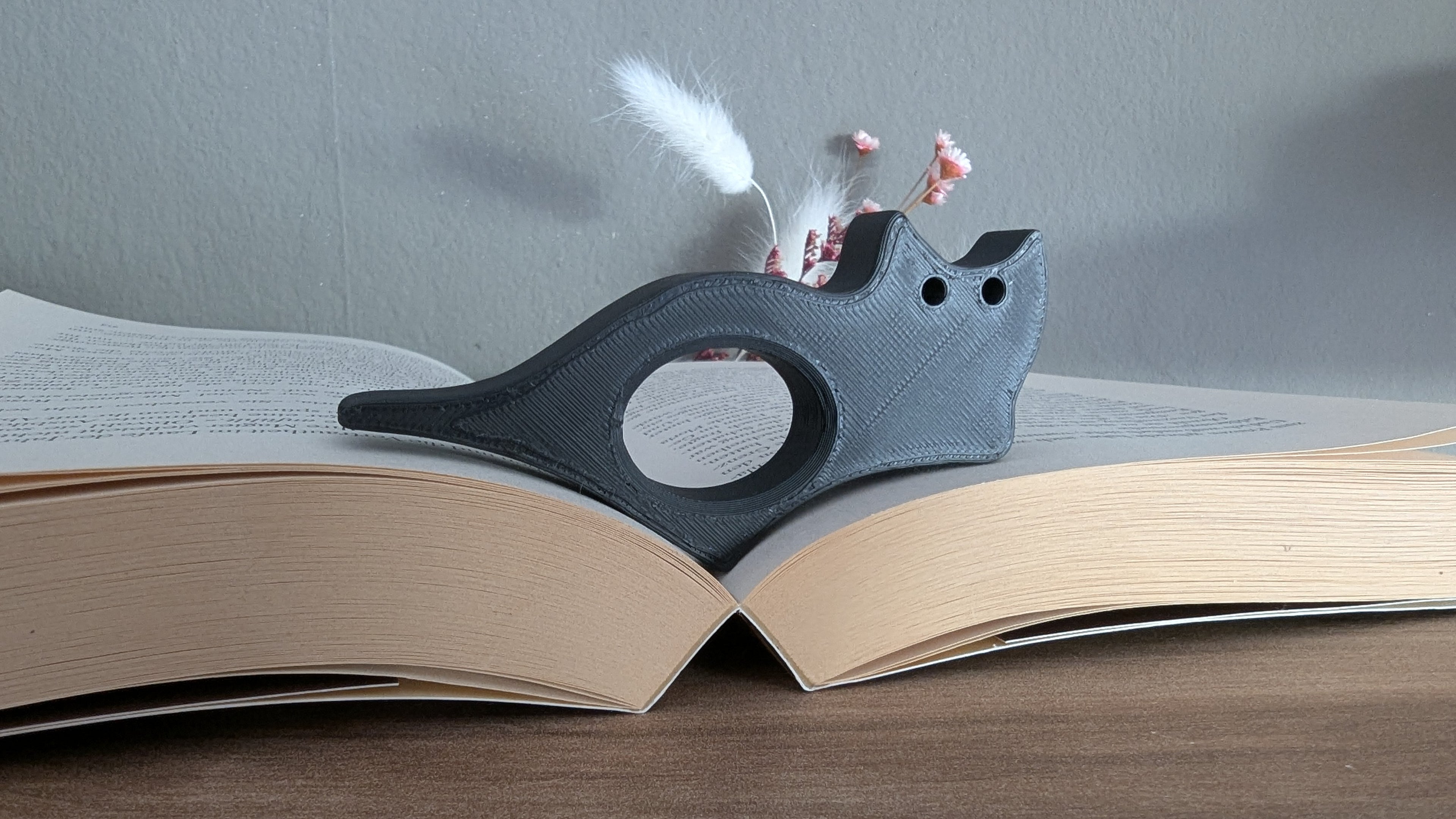 Seitenhalter / Daumen-Lesehilfe Katze